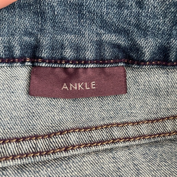 NYDJ Distressed Ankle Denim Jeans Women’s 14 Medium Wash Lift Tuck LIKE NEW! - Picture 5 of 7